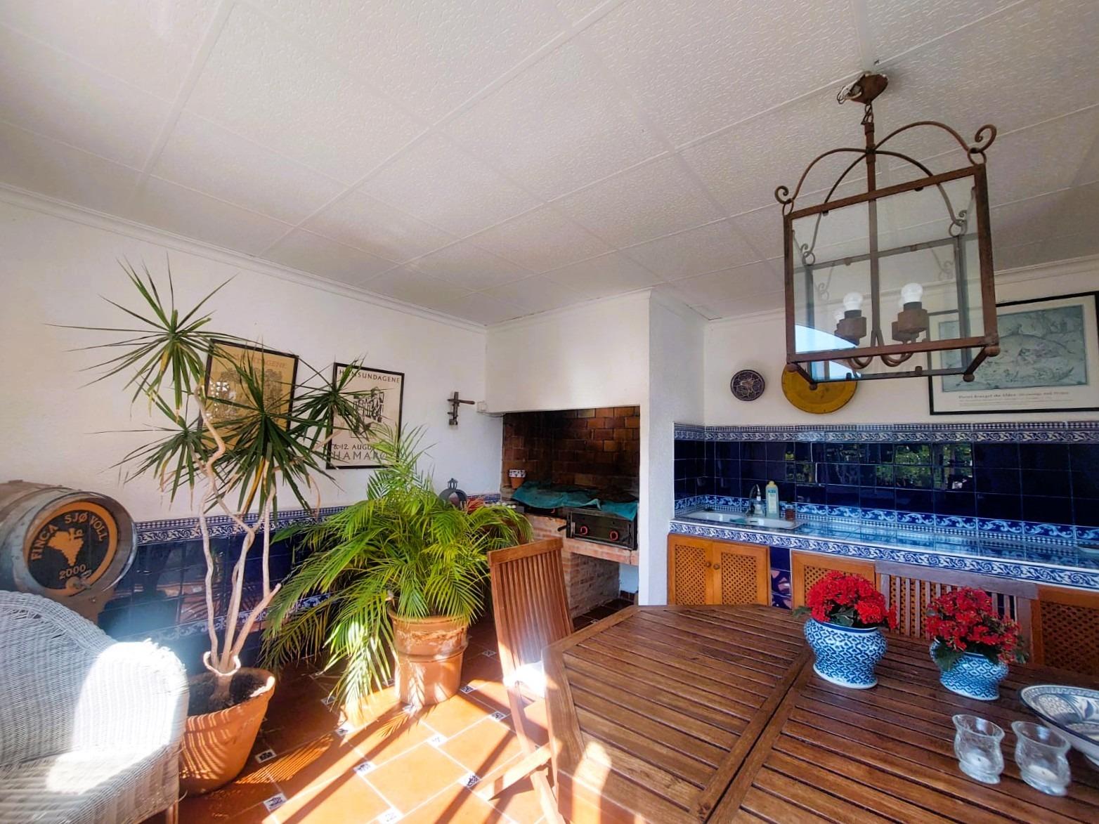 3-17-90 Charming mediterranean villa