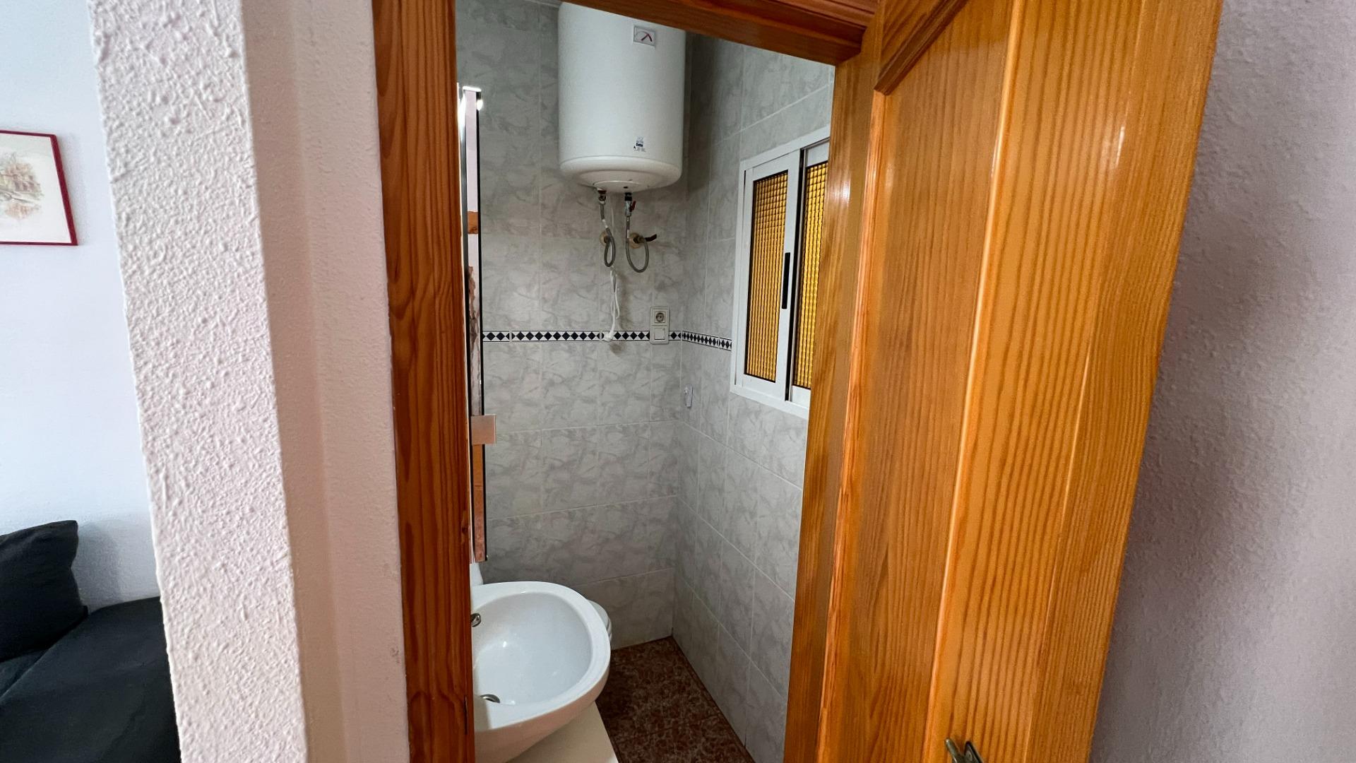 🏡 Your lakeside home with ☀️ solarium and 🌿 private garden in Torrevieja!