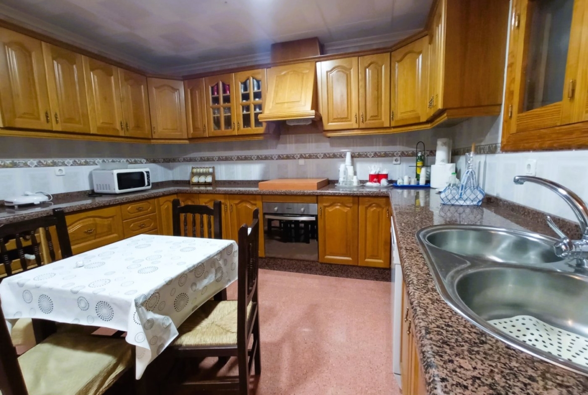 INDEPENDENT VILLA OF 500M2 – LAND OF 10,000M2 NEXT TO BONALBA – MUCHAMIEL