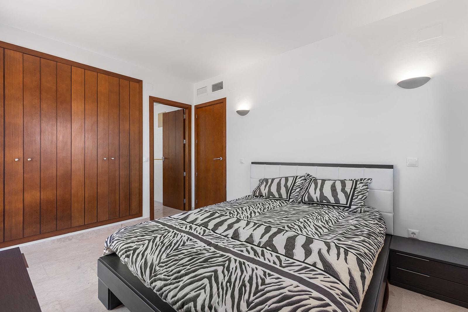 “LA RECOLETA” ATICO CON TRES TERRAZAS. GARAJE+TRASTERO. 2 DORM. 2 BAÑOS. 201 M2. PISCINAS.