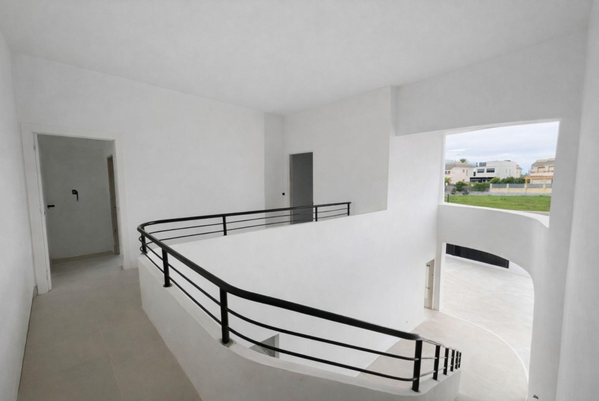 Exclusiva Vivienda Unifamiliar de Lujo en La Font – Entrega Prevista Septiembre 2025
