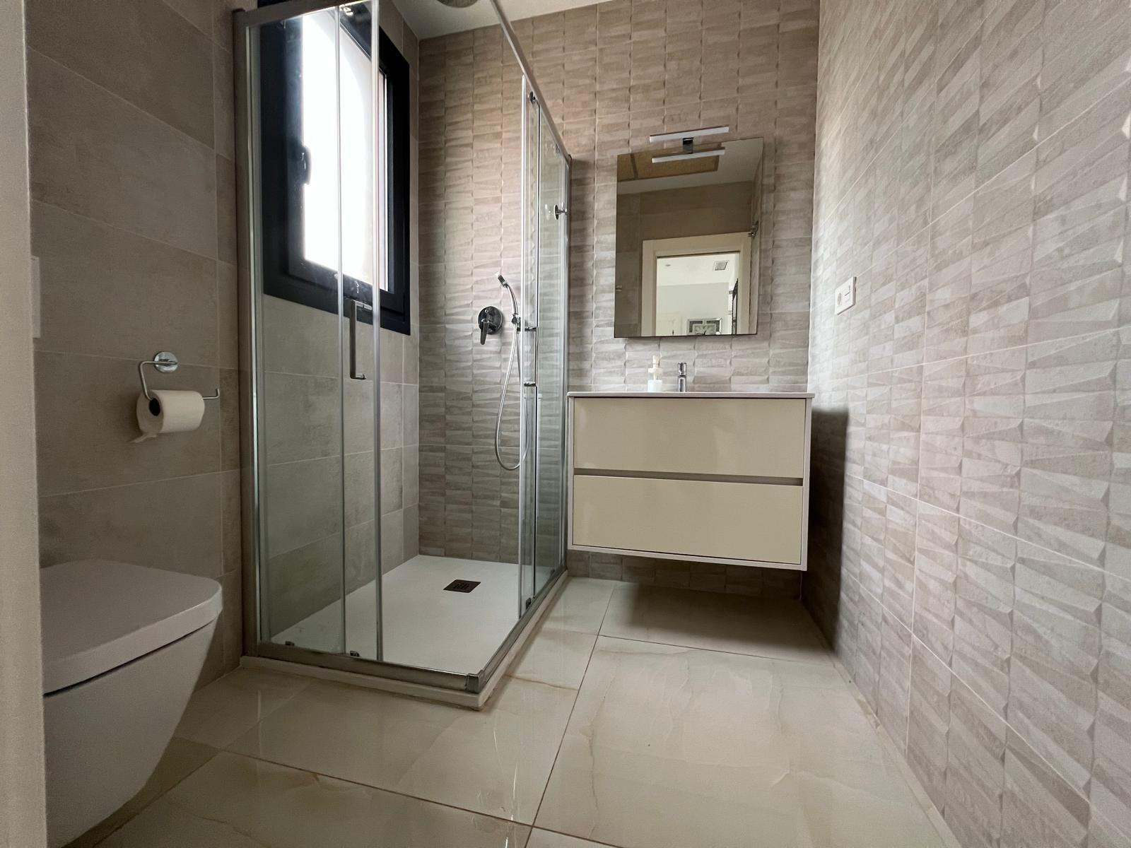 3-18-82 VILLA DE LUJO EN LOMAS DE CABO ROIG CON PISCINA PRIVADA Y PARCELA DE 200 M2. 3 DORM. 3 BAÑOS.