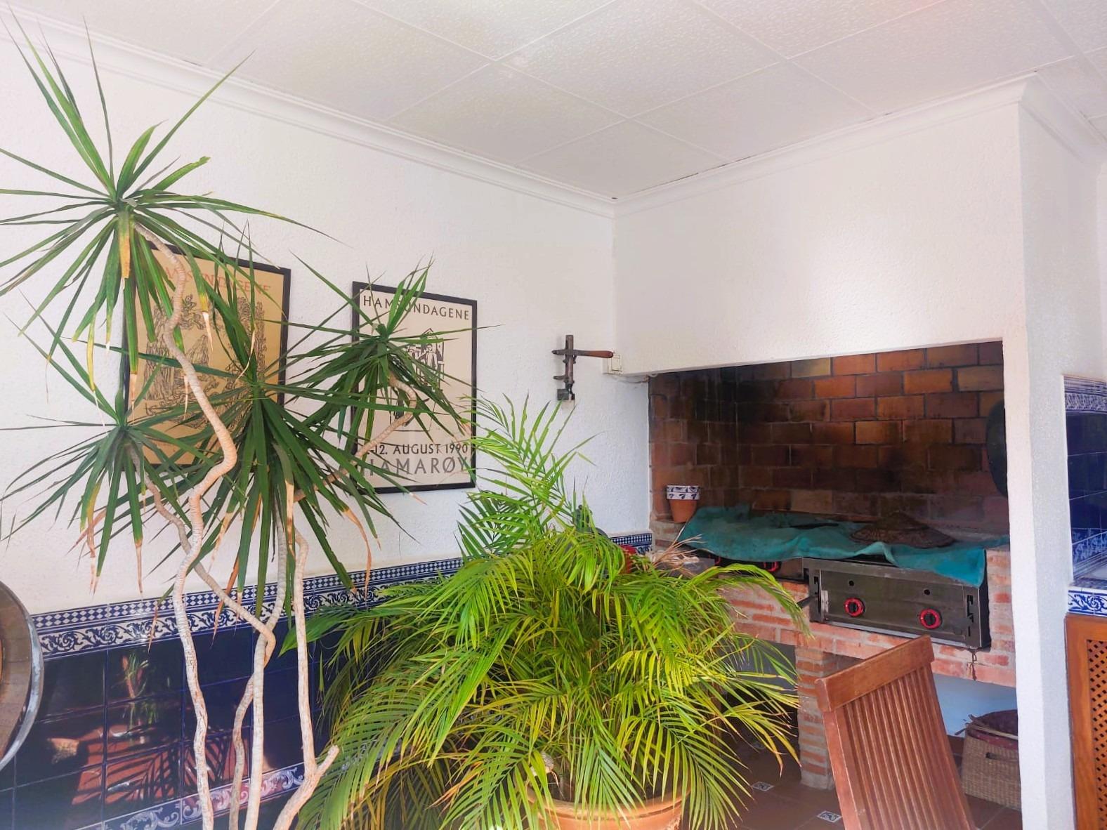 3-18-83 Charming mediterranean villa