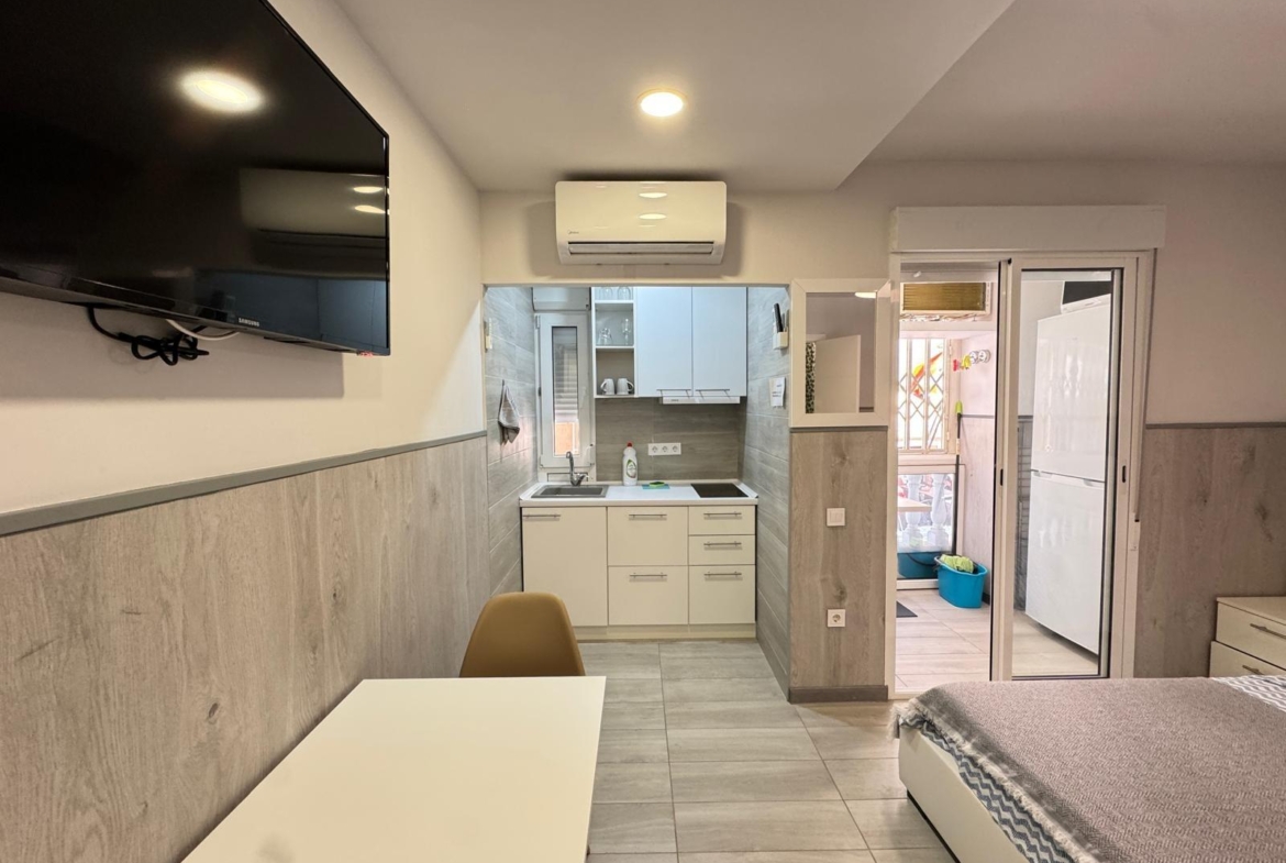 2 BAÑOS. 65 M2. SECADO POR DOS ESTUDIOS PARA ALQUILAR