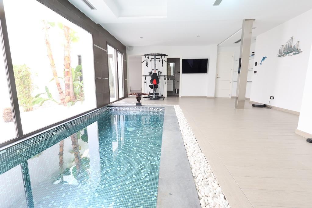 VILLA DE LUJO DE 5 DORM. 6 BAÑOS. EN MONTE OLIMPO JÁVEA.