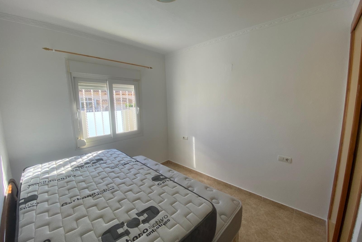 Detached chalet in Torrevieja (Torreblanca), just 300 meters from the sea.