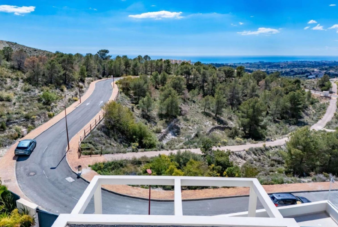 Nieuw gebouwde villa in Golf Bahía Luxe, ruimte en energie-efficiëntie