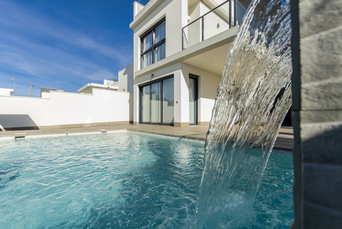 NEW BUILD RESIDENTIAL OF VILLAS IN SAN MIGUEL DE SALINAS