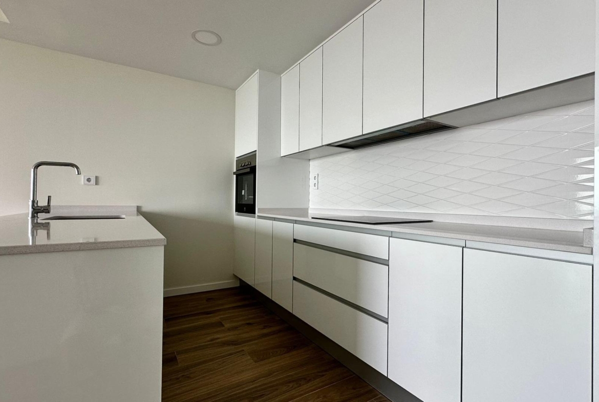 NIEUWE APPARTEMENT MET ZEEZICHTEN