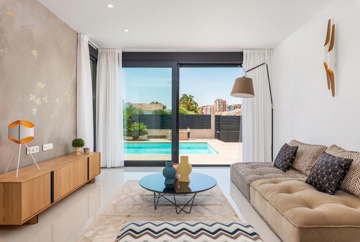 OBRA NUEVA EN LA MANGA. VILLA DE LUJO. 3 DORM. 3 BAÑOS. 440 PARCELA. PISCINA PROPIA.PLAYA A 350M