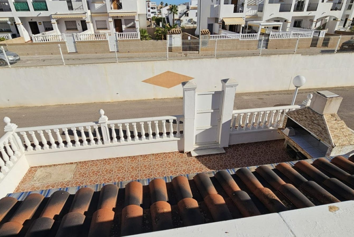 ORIHUELA COSTA EXCLUSIVA: ZENIAMAR 3, 4 HABS AMPLIO JARDIN PISCINA COM 320.000 EUROS!