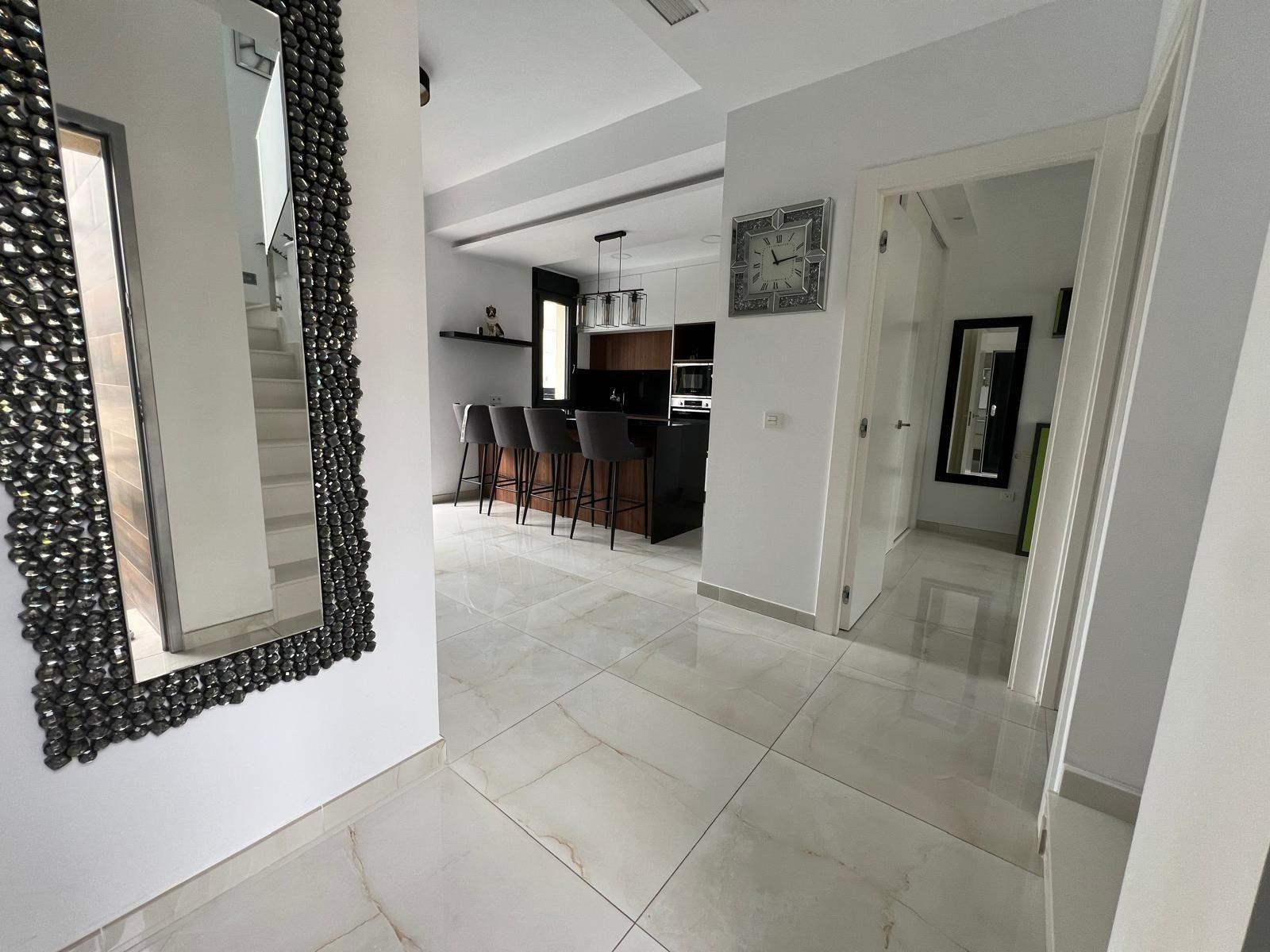 3-19-74 VILLA DE LUJO EN LOMAS DE CABO ROIG CON PISCINA PRIVADA Y PARCELA DE 200 M2. 3 DORM. 3 BAÑOS.