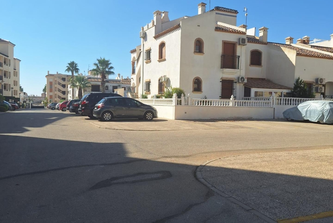 Apartamento en la prestigiosa urbanización Jumilla 3