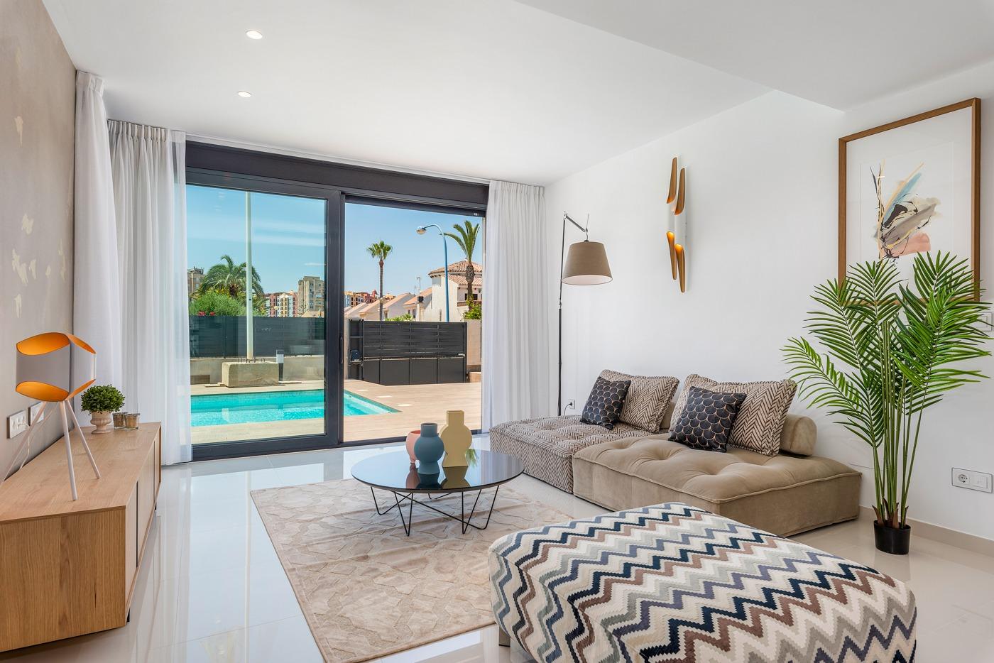 OBRA NUEVA EN LA MANGA. VILLA DE LUJO. 3 DORM. 3 BAÑOS. 440 PARCELA. PISCINA PROPIA.PLAYA A 350M