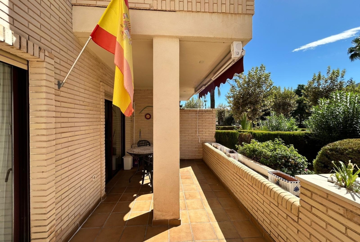 Charming Ground Floor Apartment for Sale in Albir with Spacious Patio and Terrace 🌿