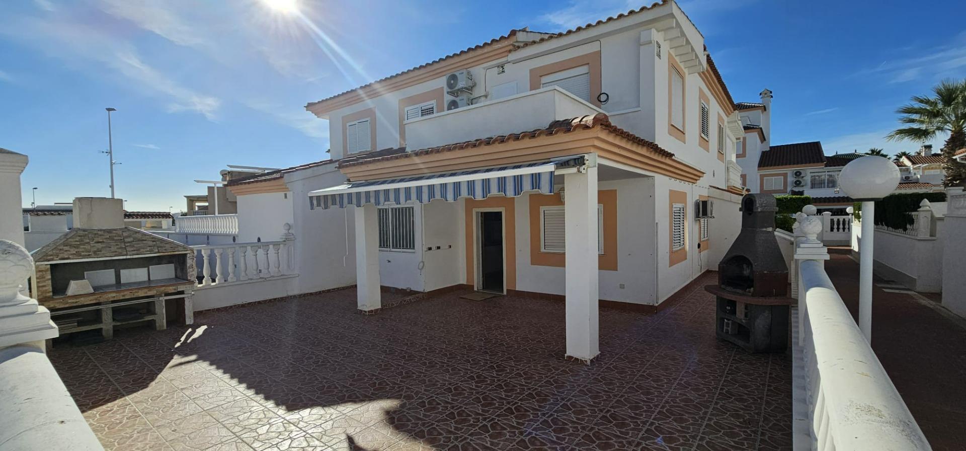 3-2-115 ORIHUELA COSTA EXCLUSIVA: ZENIAMAR 3, 4 HABS AMPLIO JARDIN PISCINA COM 320.000 EUROS!