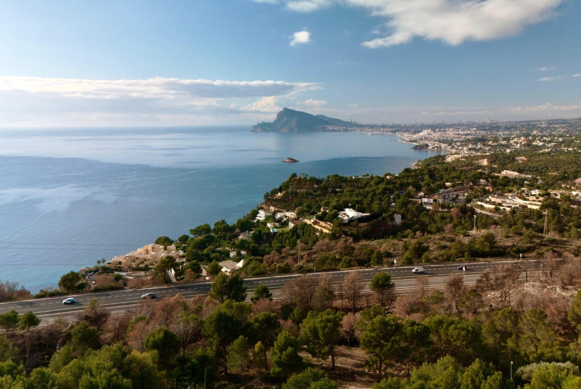 Mediterranean Luxury in Altea Hills: Exclusive Property with Spectacular Views and Unique Spaces
