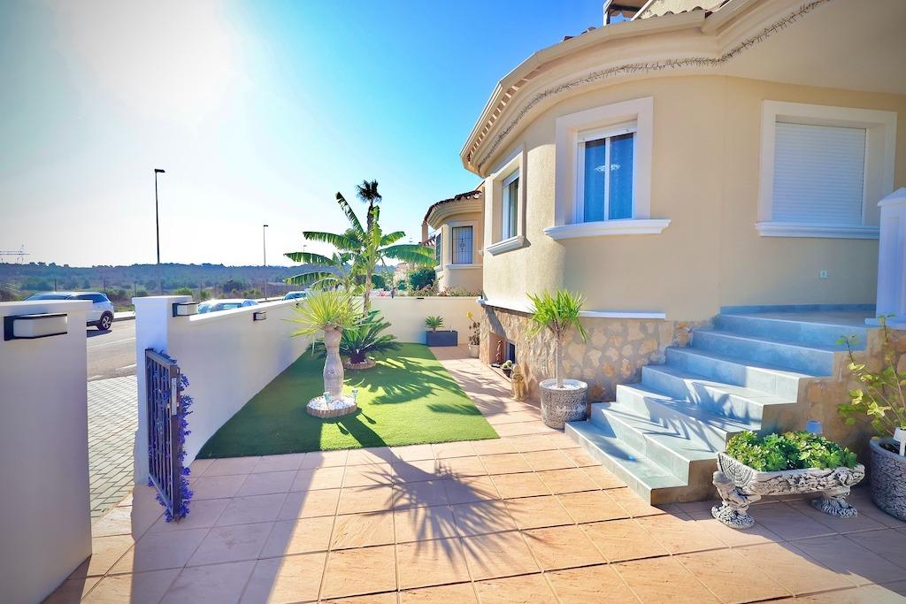 Independent villa in San Miguel de Salinas