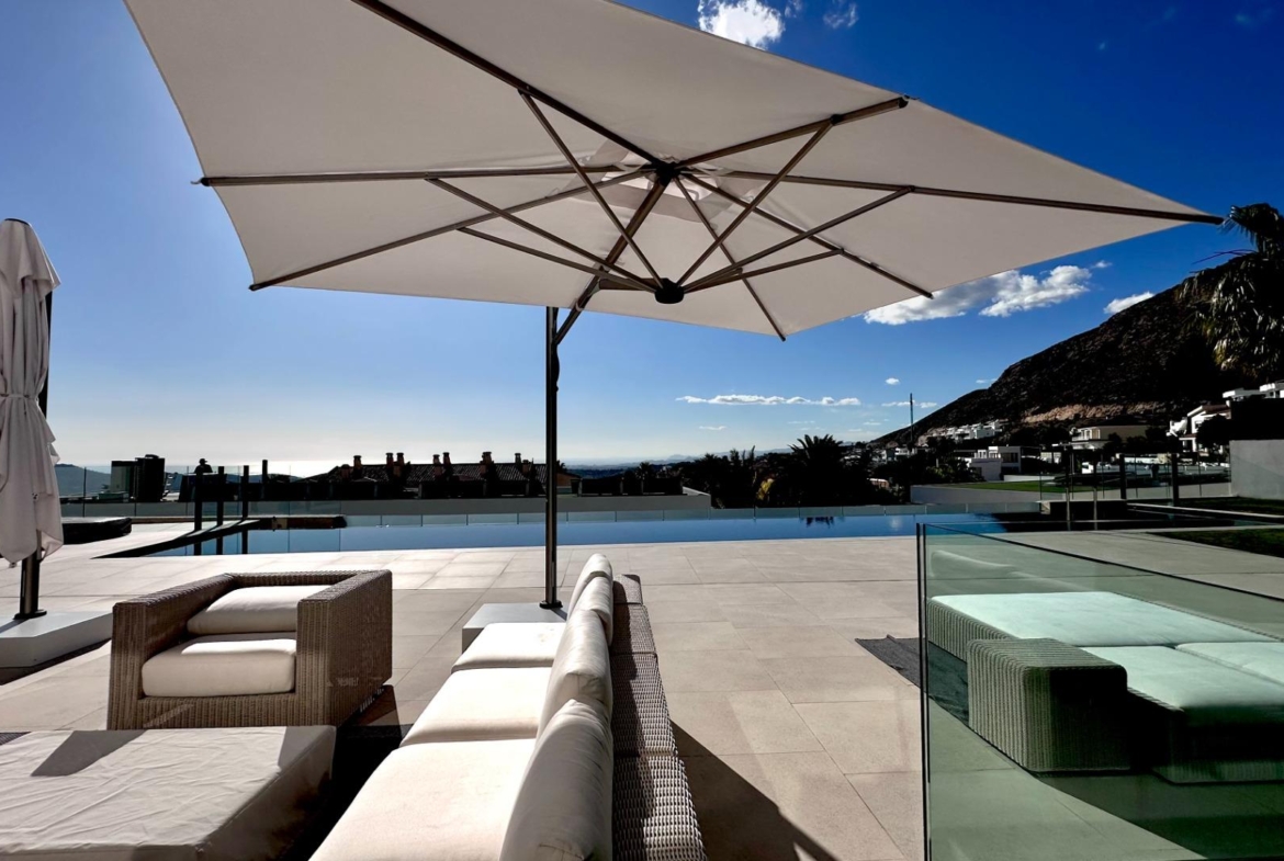 Unique Villa in Sierra Cortina