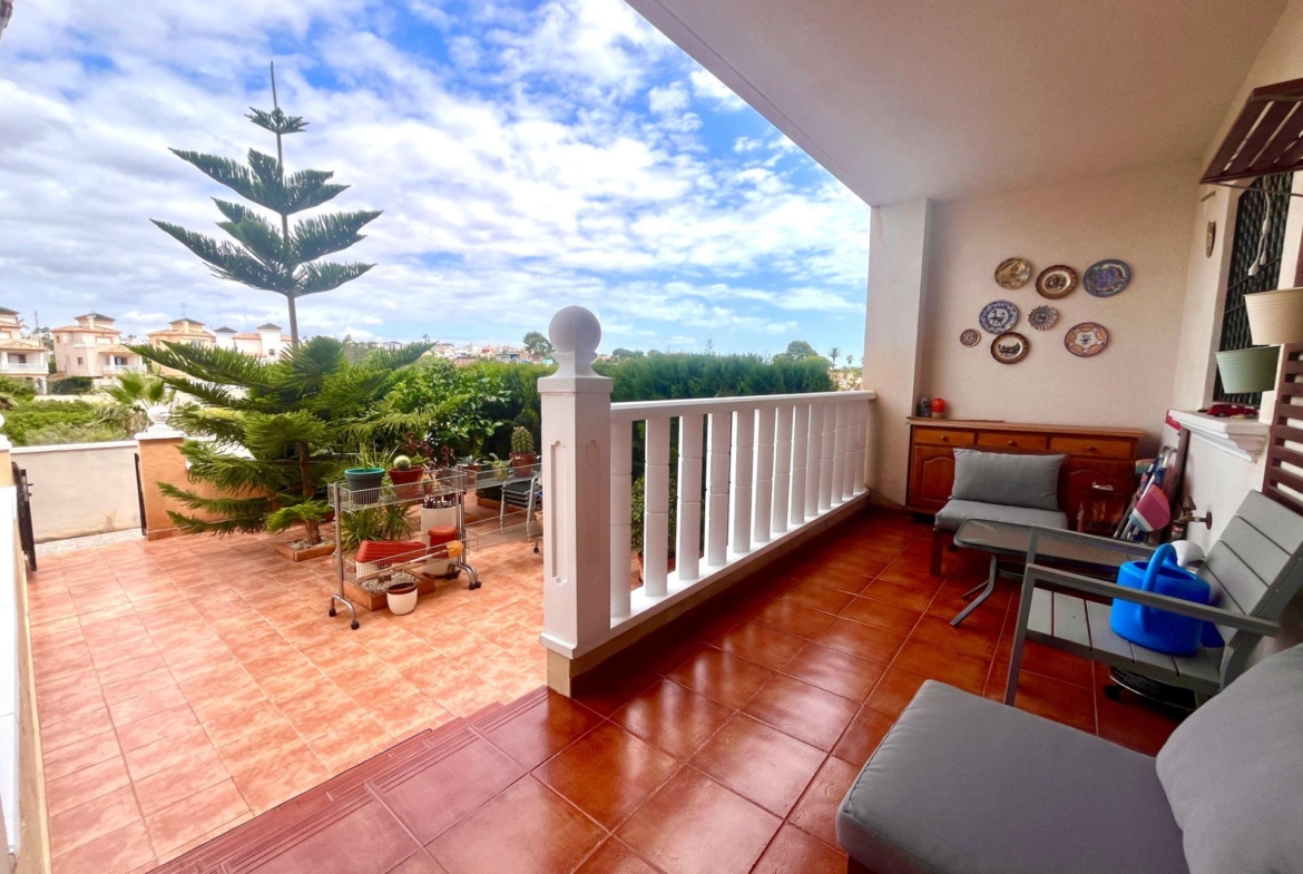 Live the Mediterranean lifestyle in Orihuela Costa!