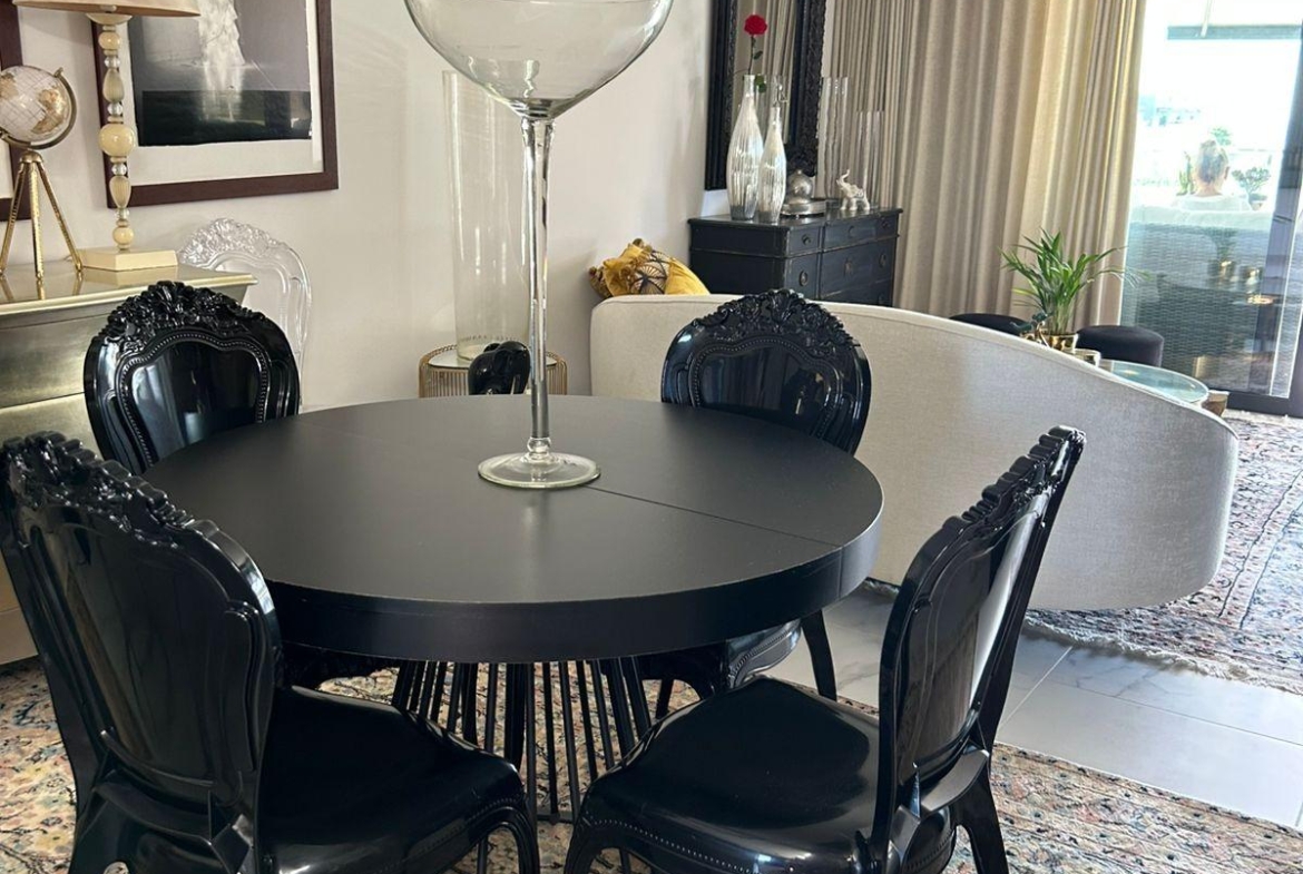 ÁTICO EN PLAYA FLAMENCA CON SOLARIUM PRIVADO. 2 DORM. 2 BAÑOS. 80 M2 DE SUPERFICIE. PISCINAS COMUN.