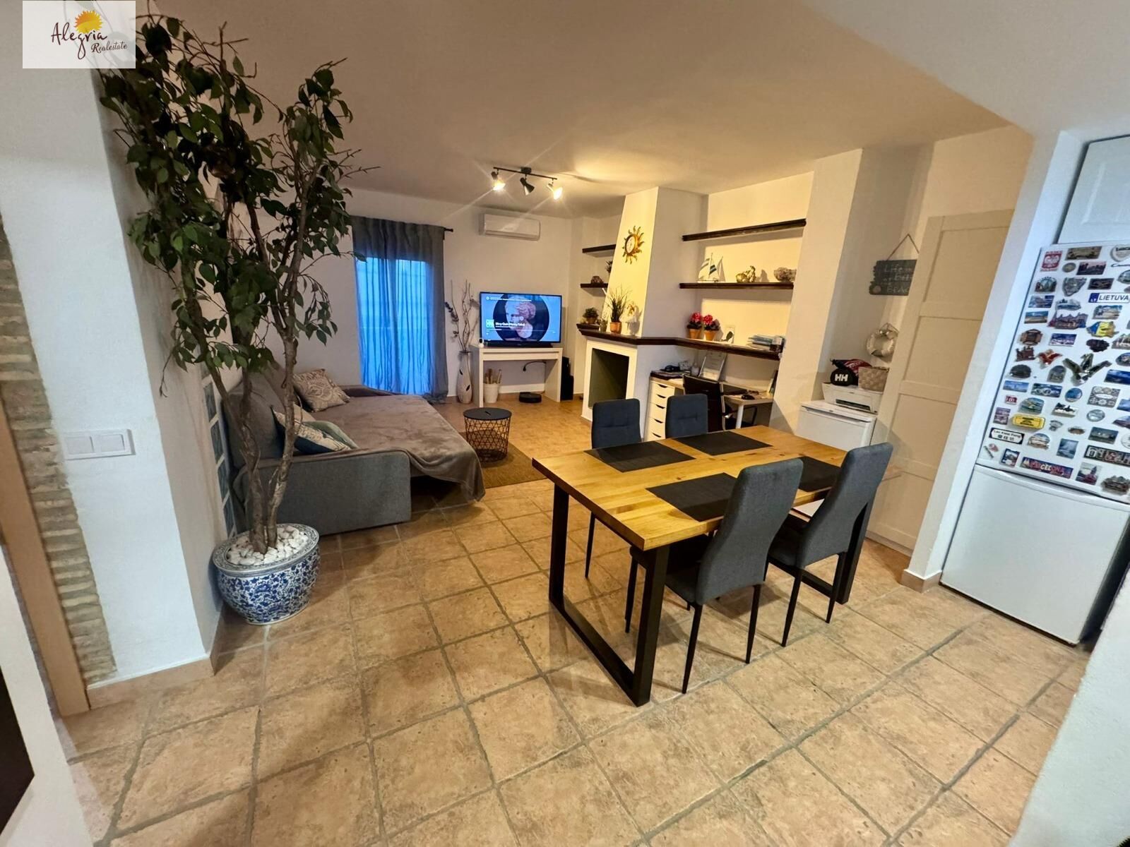 Se vende piso al lado del mar