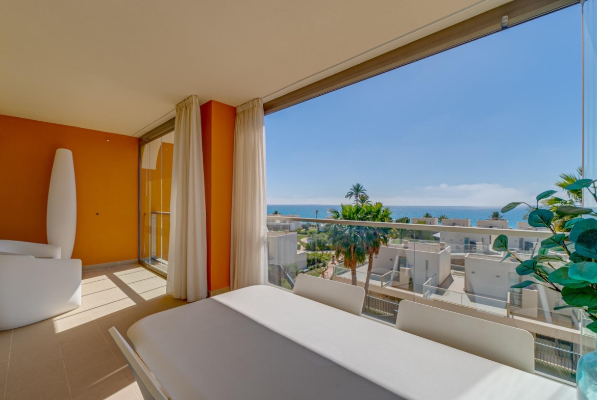 Magnificent apartment with stunning sea views