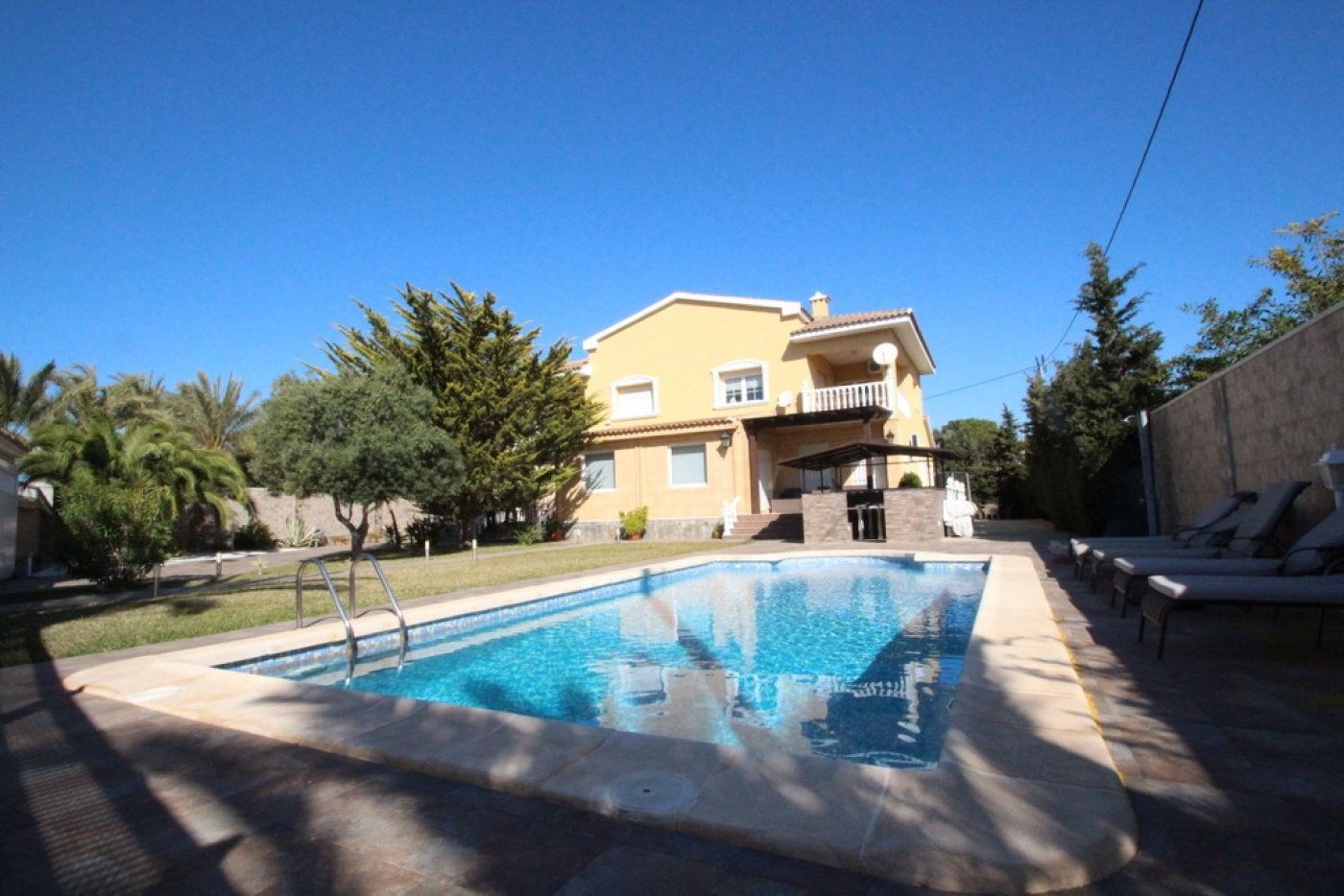 Luxe villa in Cabo Roig