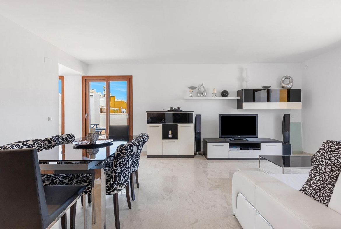 “LA RECOLETA” ATICO CON TRES TERRAZAS. GARAJE+TRASTERO. 2 DORM. 2 BAÑOS. 201 M2. PISCINAS.