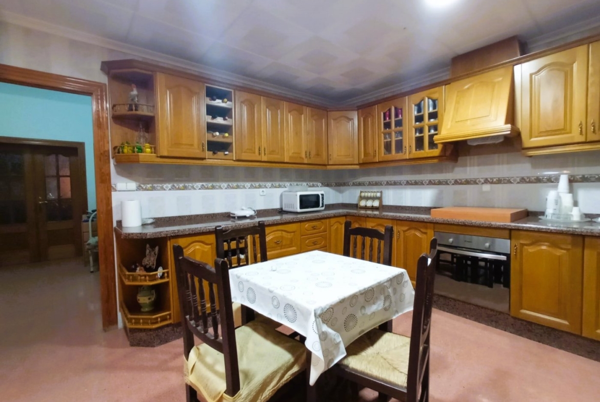 INDEPENDENT VILLA OF 500M2 – LAND OF 10,000M2 NEXT TO BONALBA – MUCHAMIEL
