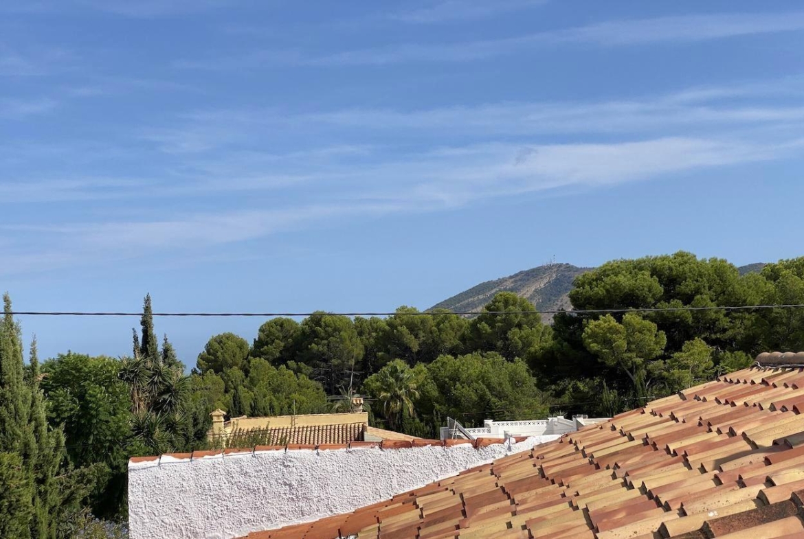 LOVELY  VILLA IN ALFAS DEL PI