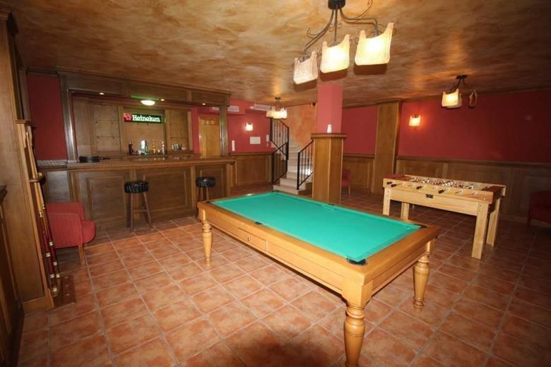 SPECTACULAR VILLA WITH 6 BEDROOMS AND 4 BATHROOMS IN AGUAS NUEVAS