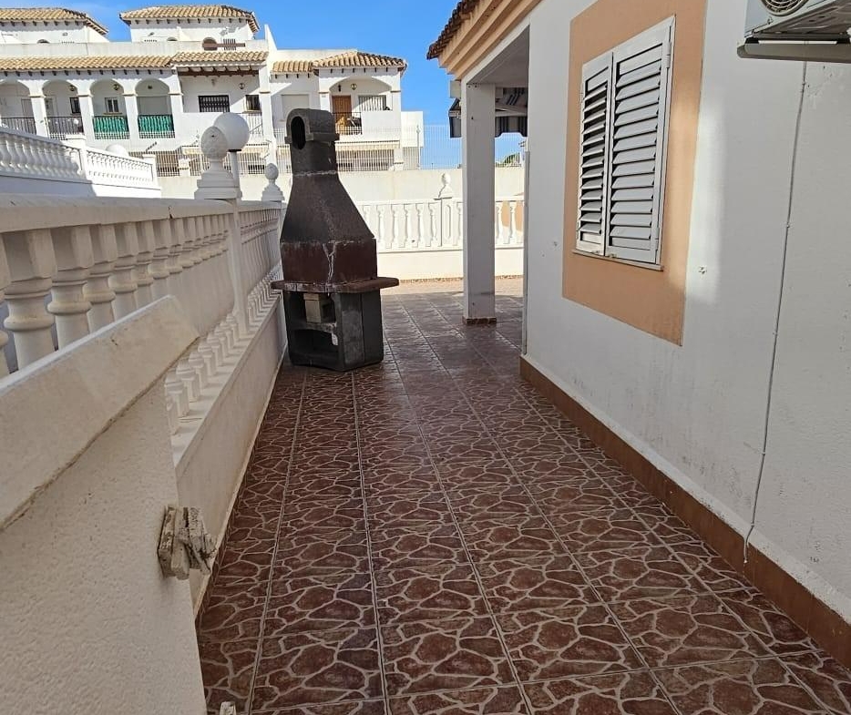 ORIHUELA COSTA EXCLUSIVA: ZENIAMAR 3, 4 HABS AMPLIO JARDIN PISCINA COM 320.000 EUROS!