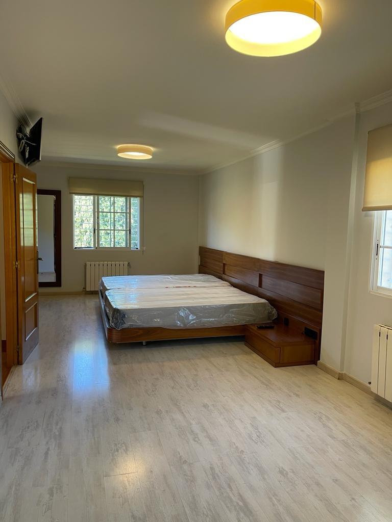 VILLA DE LUJO EN LOS BALCONES CON 950 M2 DE PARCELA. 5 DORM. 3 BAÑOS. PISCINA.