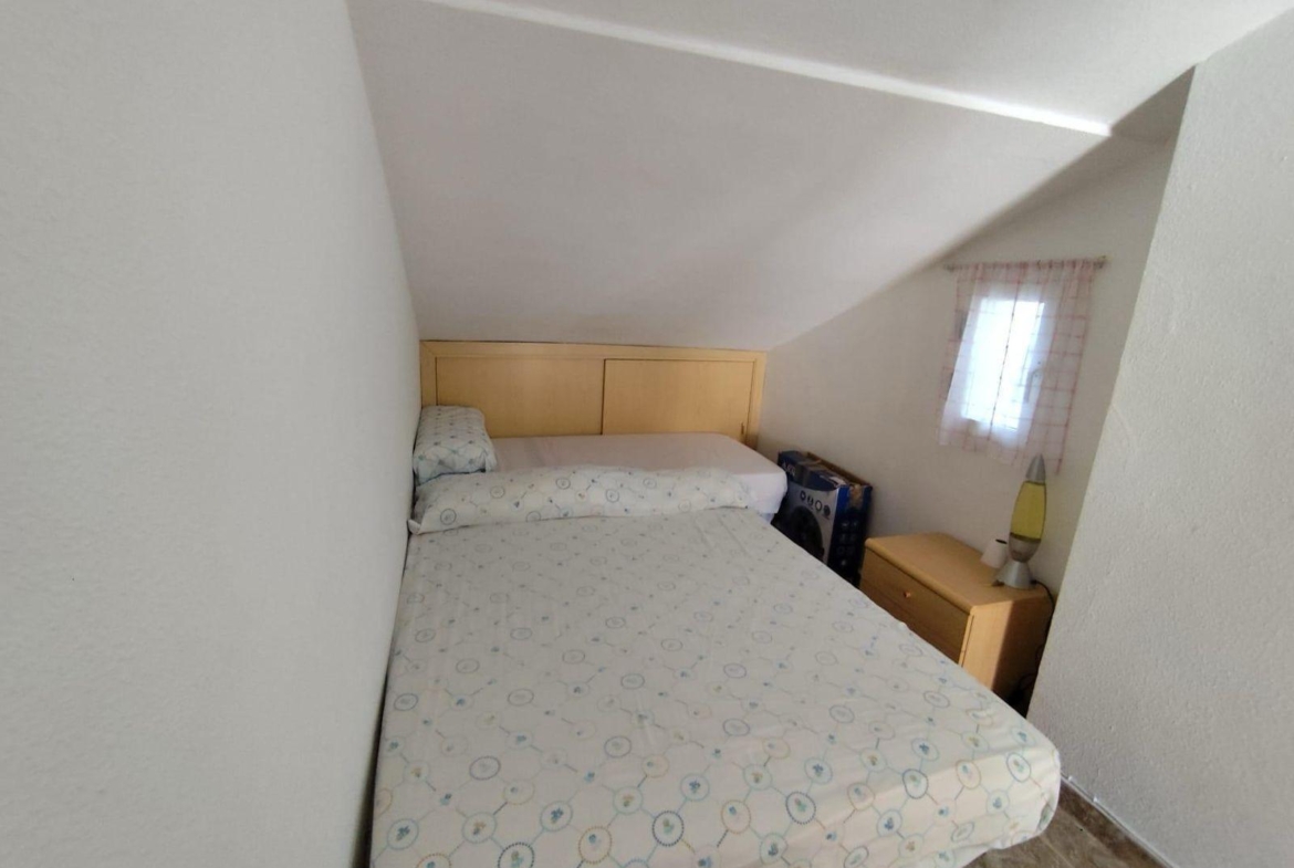 ADOSADO DE 3 DORM. 2 BAÑOS EN LOS ALCAZARES. A 500 METROS DE LA PLAYA. PARCELA. SOLARIUM.