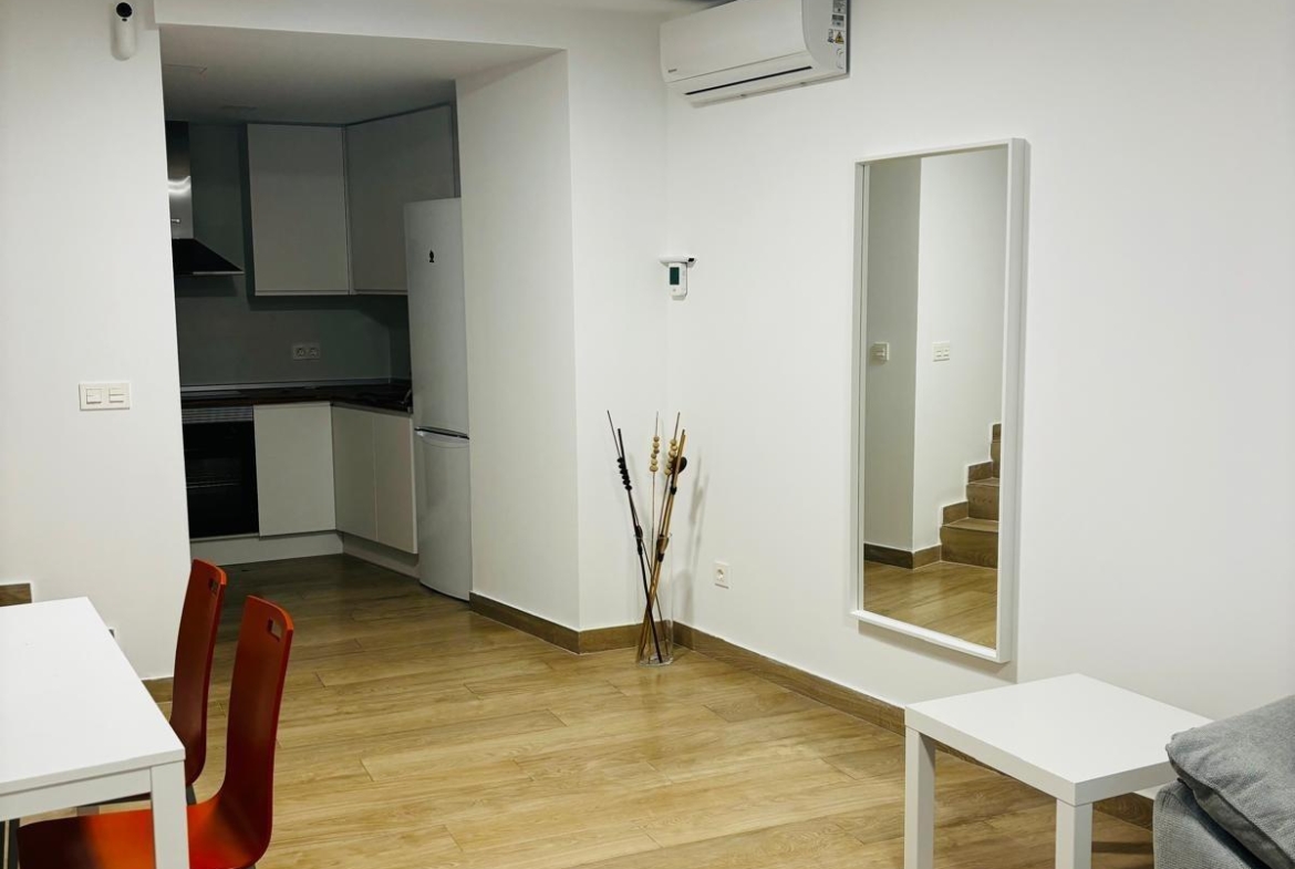 🏡✨ Townhouse in Benidorm Old Town: Charm and Comfort by the Sea 🌊🌴