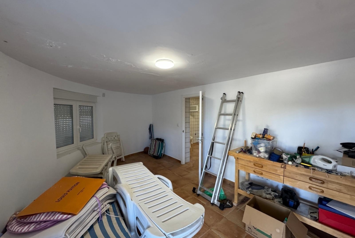 VILLA EN CABO ROIG A 800 METROS DE LA PLAYA CON PARCELA DE 890 M2. 3 DORM. 2 BAÑOS. PISCINA PRIVADA.