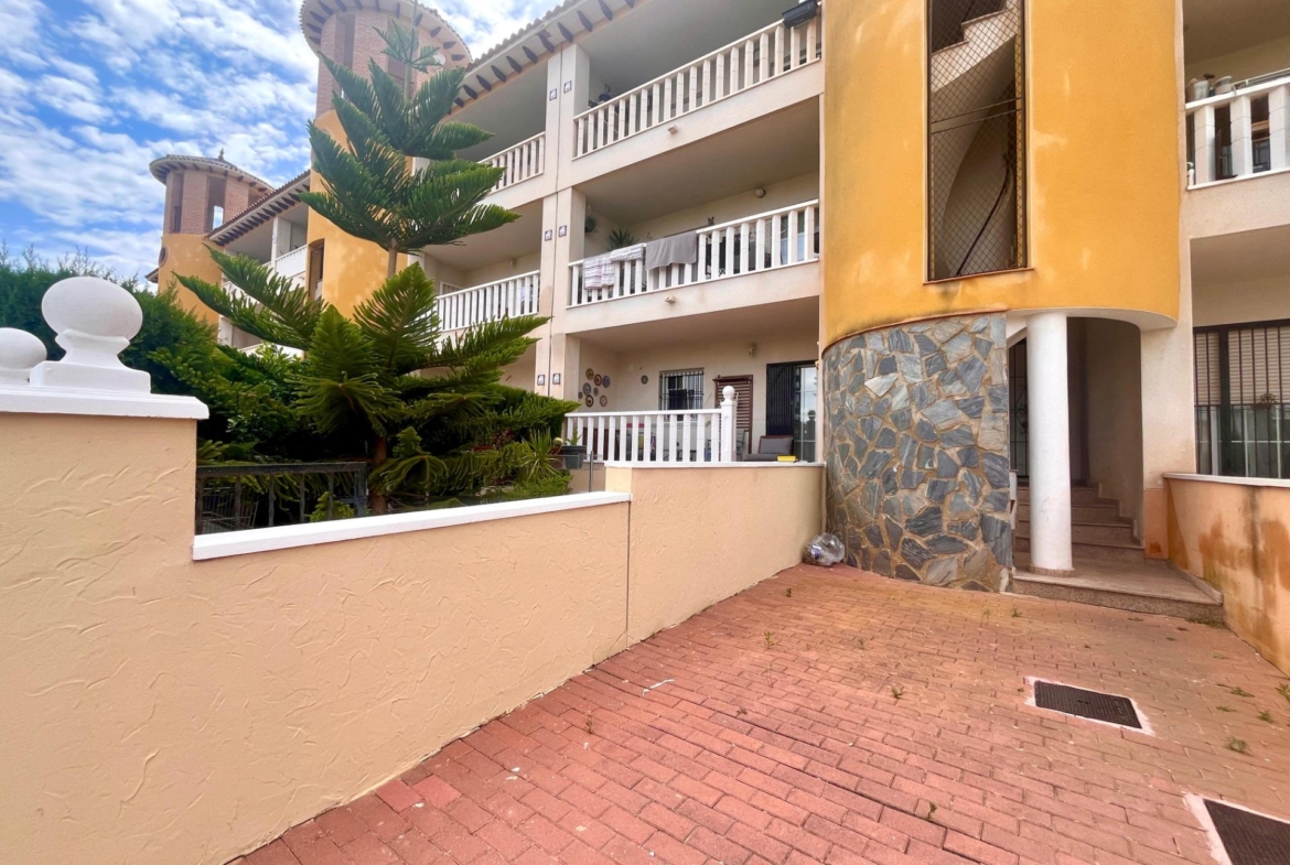 Live the Mediterranean lifestyle in Orihuela Costa!