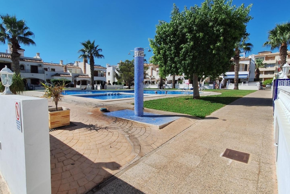 Apartamento en la prestigiosa urbanización Jumilla 3