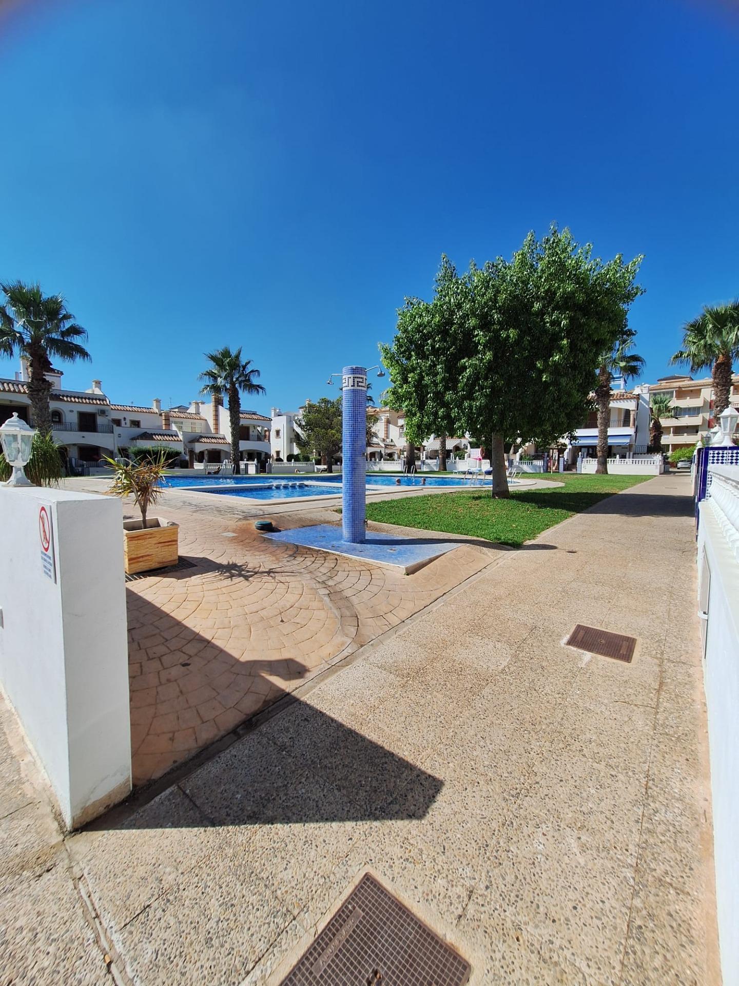 3-20-96 Apartamento en la prestigiosa urbanización Jumilla 3