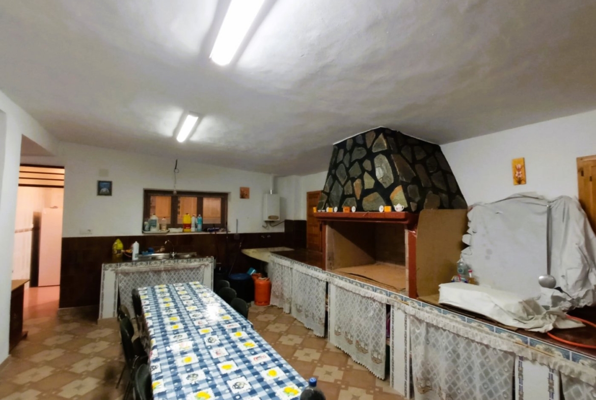 INDEPENDENT VILLA OF 500M2 – LAND OF 10,000M2 NEXT TO BONALBA – MUCHAMIEL