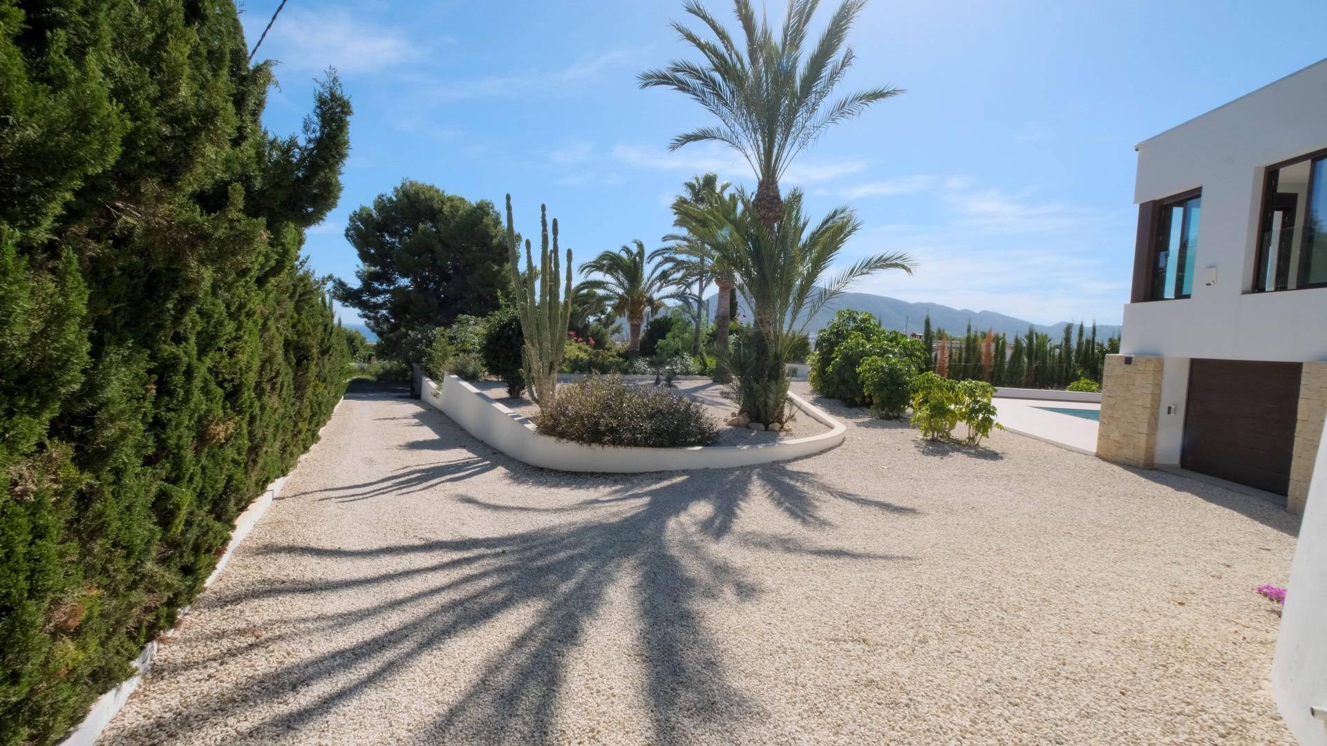 3-21-25 “Stunning Villa with scenic views to the sea and valle in Altea”