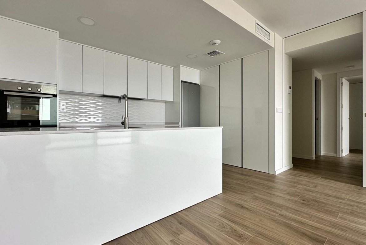 NIEUWE APPARTEMENT MET ZEEZICHTEN