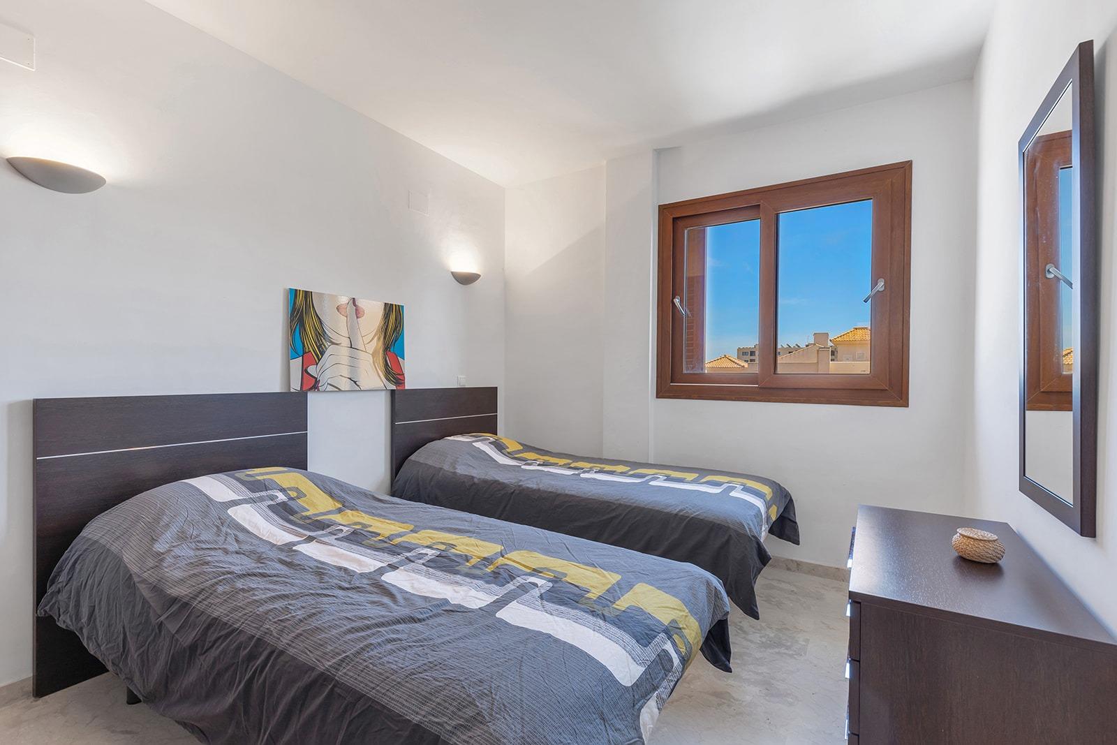 “LA RECOLETA” ATICO CON TRES TERRAZAS. GARAJE+TRASTERO. 2 DORM. 2 BAÑOS. 201 M2. PISCINAS.