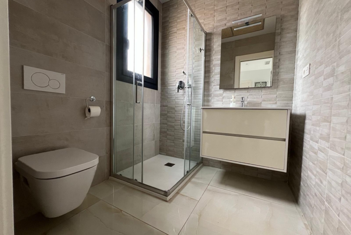 VILLA DE LUJO EN LOMAS DE CABO ROIG CON PISCINA PRIVADA Y PARCELA DE 200 M2. 3 DORM. 3 BAÑOS.