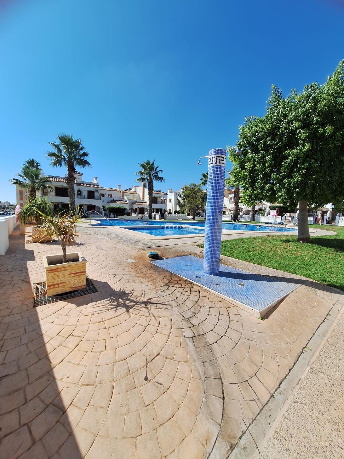 3-21-94 Apartamento en la prestigiosa urbanización Jumilla 3