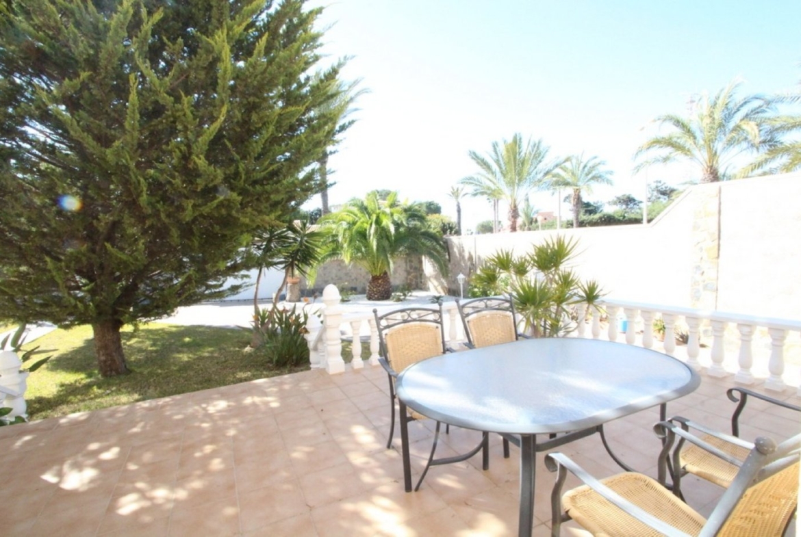 Luxe villa in Cabo Roig