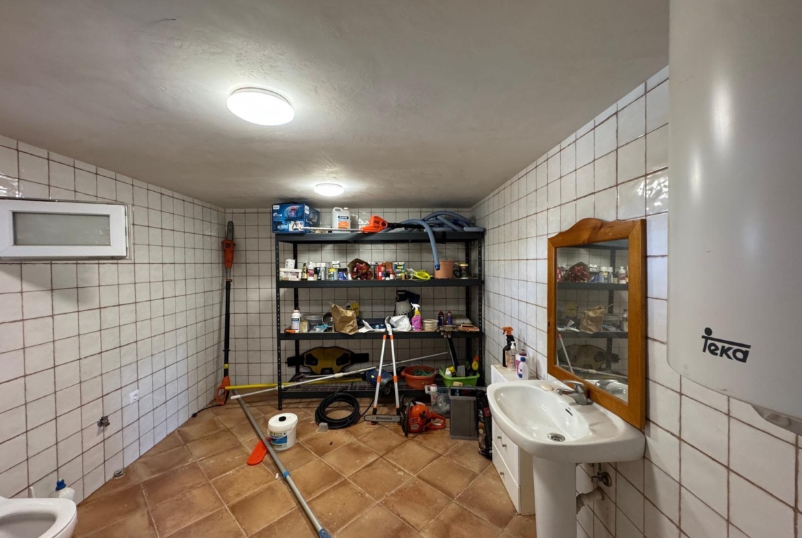 VILLA EN CABO ROIG A 800 METROS DE LA PLAYA CON PARCELA DE 890 M2. 3 DORM. 2 BAÑOS. PISCINA PRIVADA.