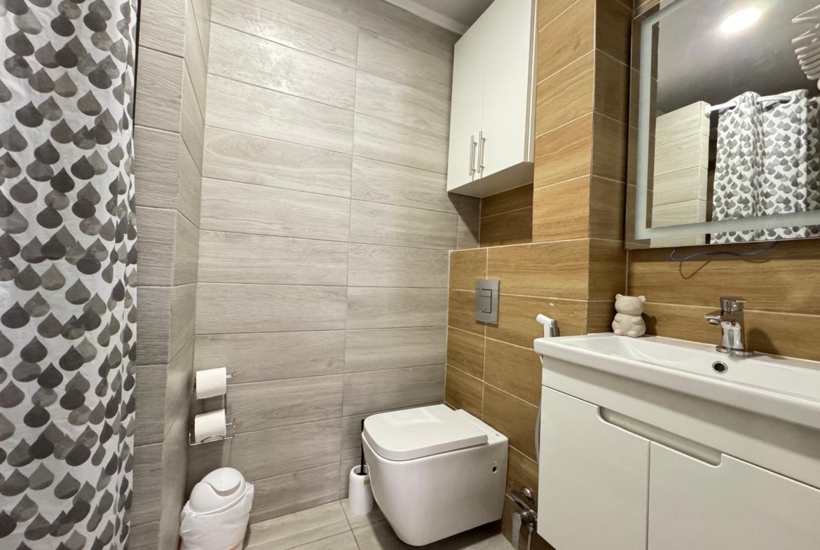 2 BAÑOS. 65 M2. SECADO POR DOS ESTUDIOS PARA ALQUILAR