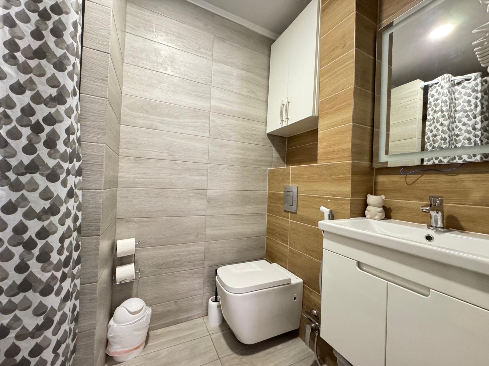 2 BAÑOS. 65 M2. SECADO POR DOS ESTUDIOS PARA ALQUILAR